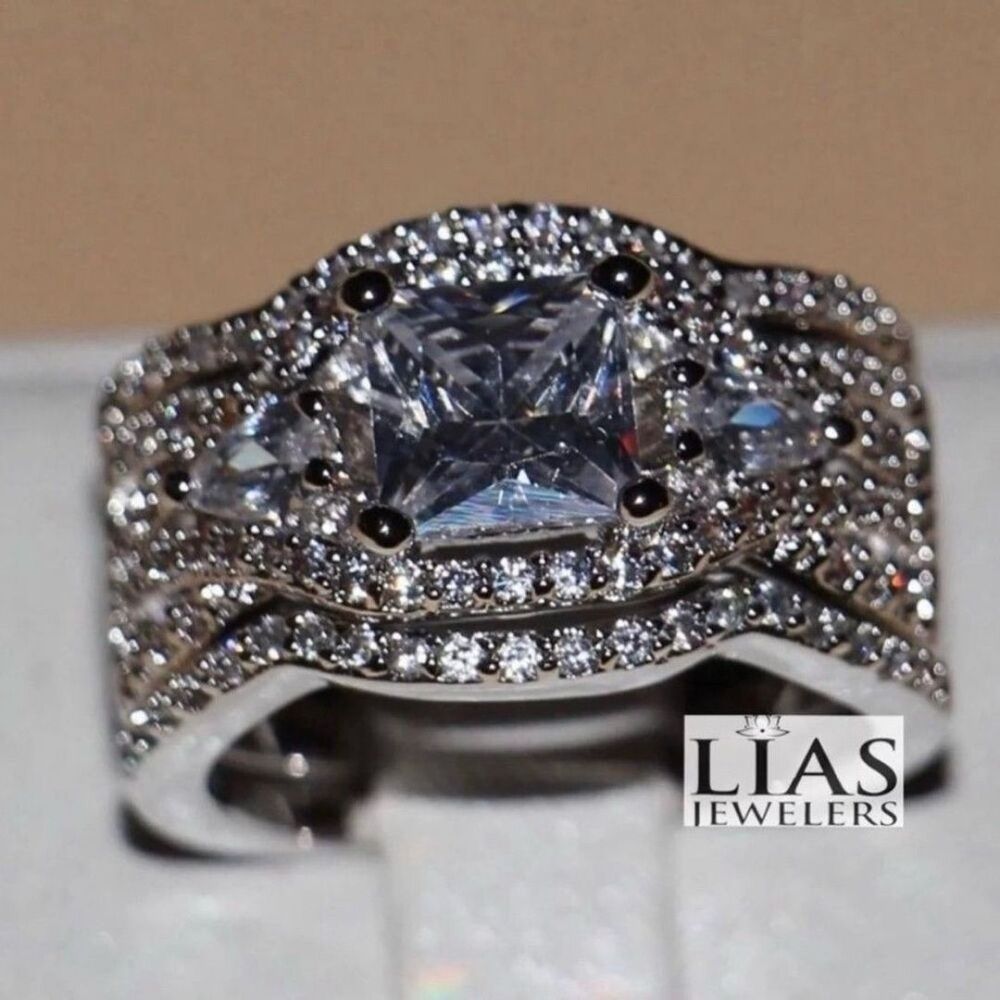 New 18k white gold wedding ring set